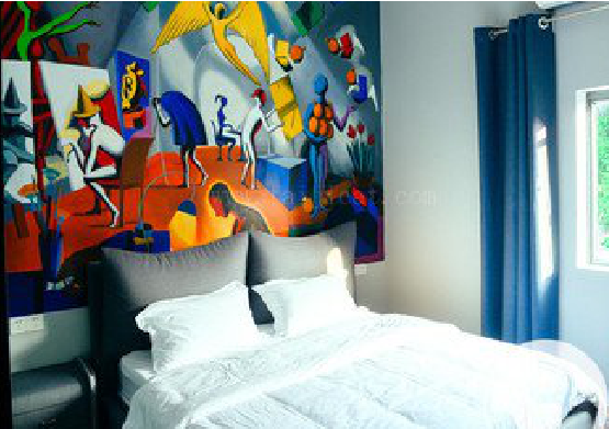 桑植对于酒店的墙体彩绘而言更注重哪些方面？